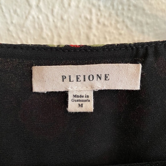 Floral Toe Front Blouse - Picture 3 of 3